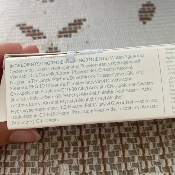 Scentsy No. 82 Velvet Hand Cream White Peach, Magnolia & Amber - Picture 4 of 5